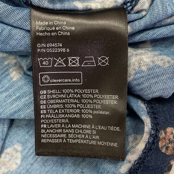 H&m High Low Quarter Button Printed Blouse Small - Picture 11 of 11